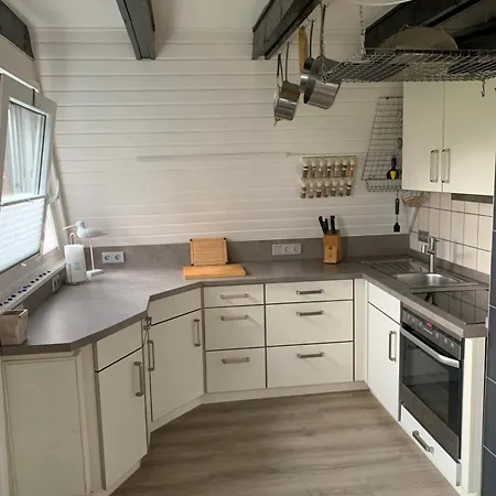 Semesterbostad Wolfs-blick *